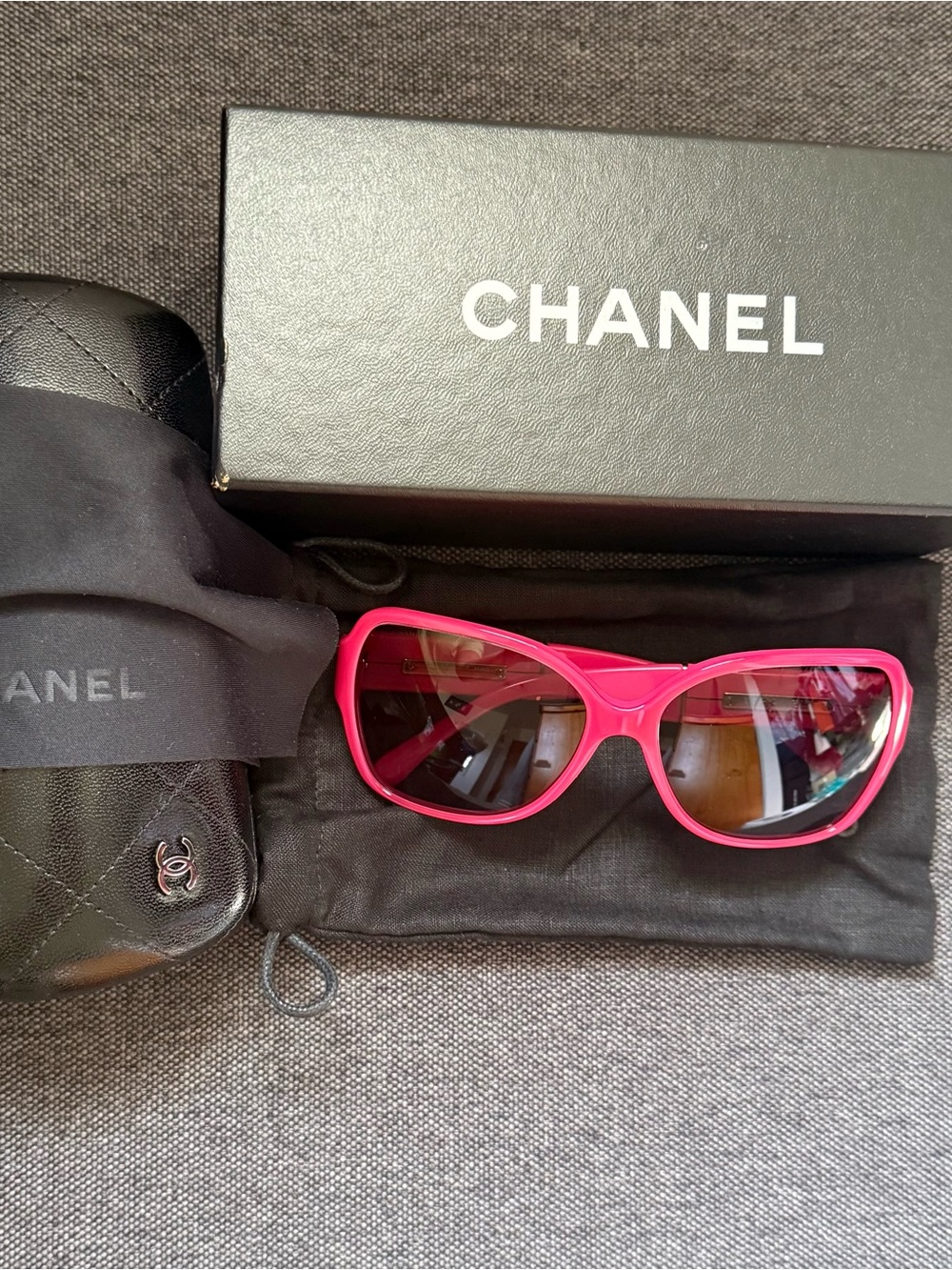 CHANEL Hot Pink Oversized Women's Sunglasses - Picture 3 of 11